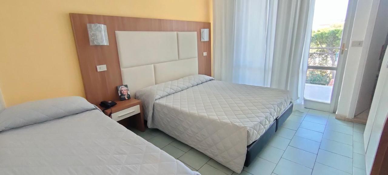 Aura Living Hotel Rimini Eksteriør billede
