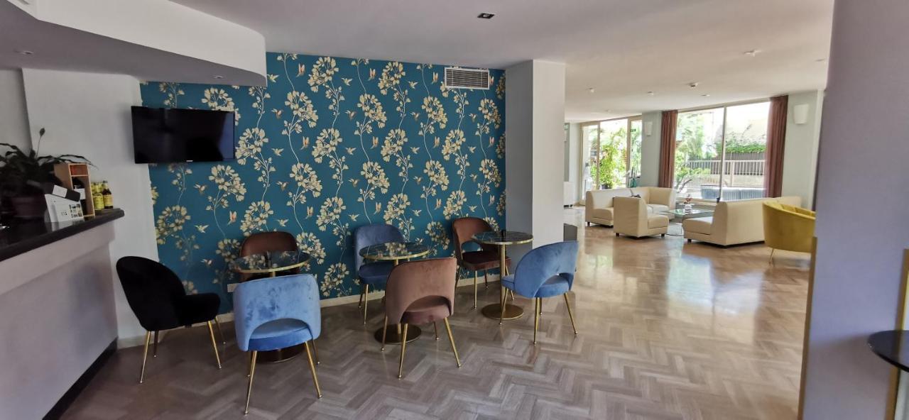 Aura Living Hotel Rimini Eksteriør billede