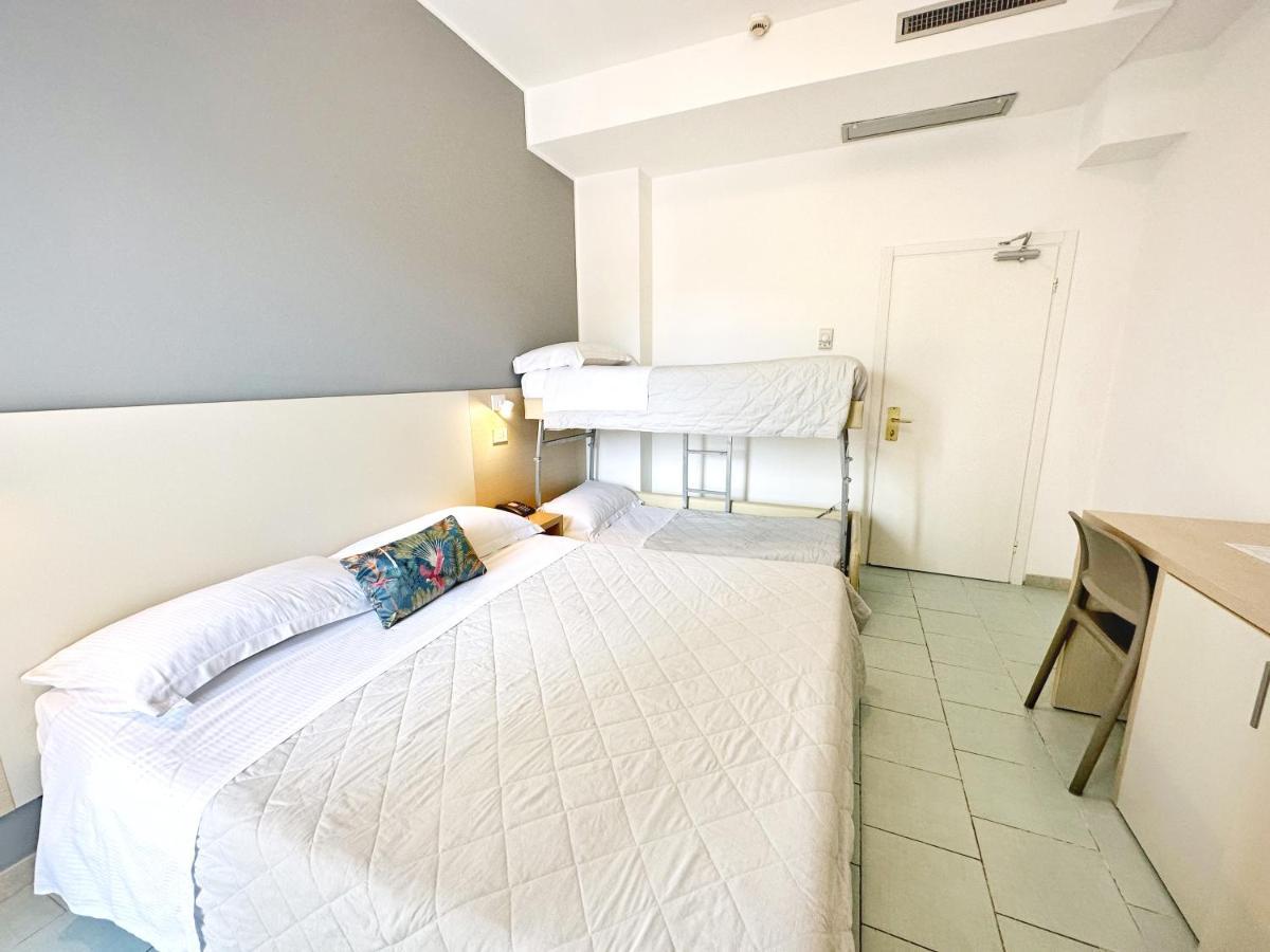 Aura Living Hotel Rimini Eksteriør billede