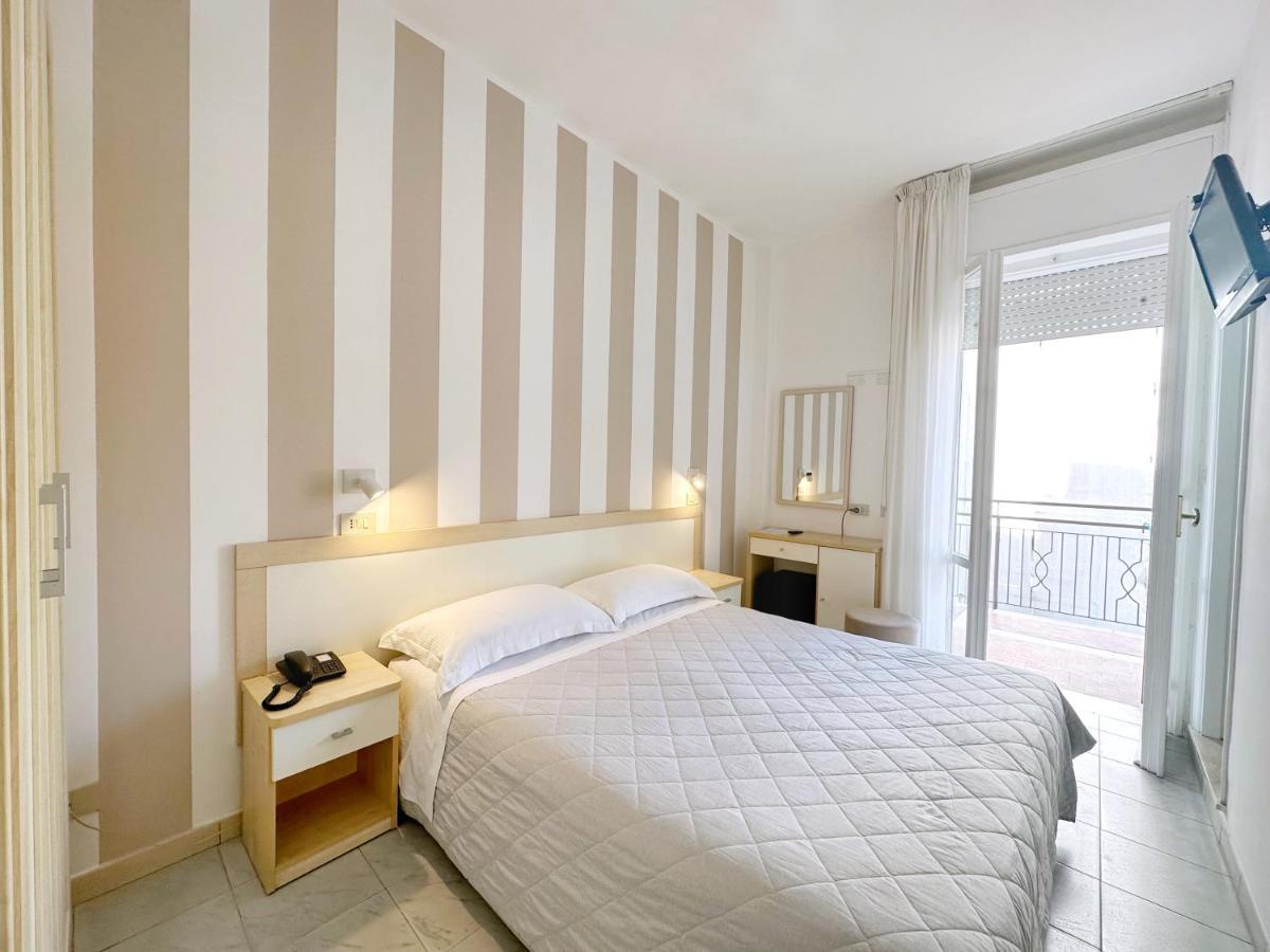 Aura Living Hotel Rimini Eksteriør billede