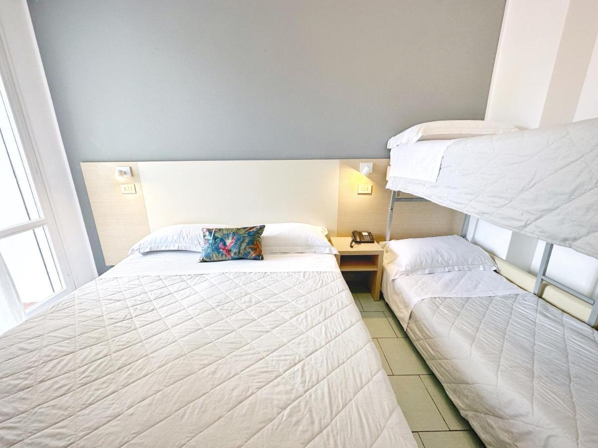 Aura Living Hotel Rimini Eksteriør billede