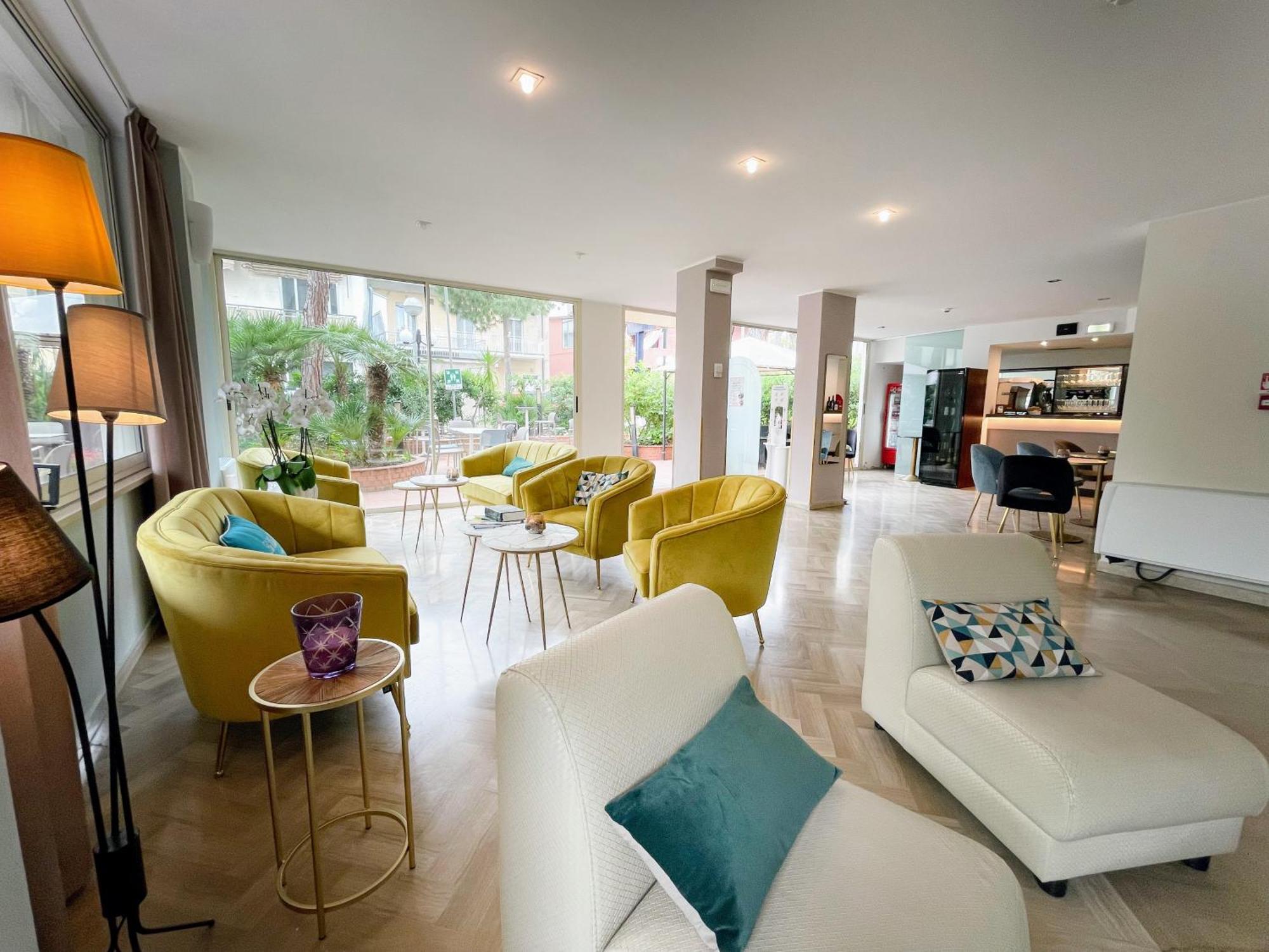 Aura Living Hotel Rimini Eksteriør billede