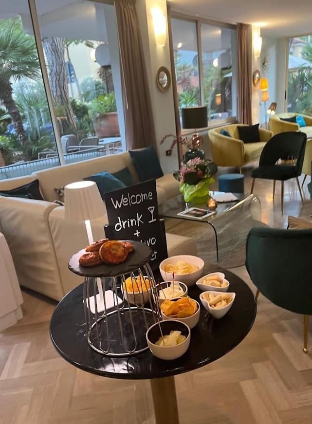 Aura Living Hotel Rimini Eksteriør billede